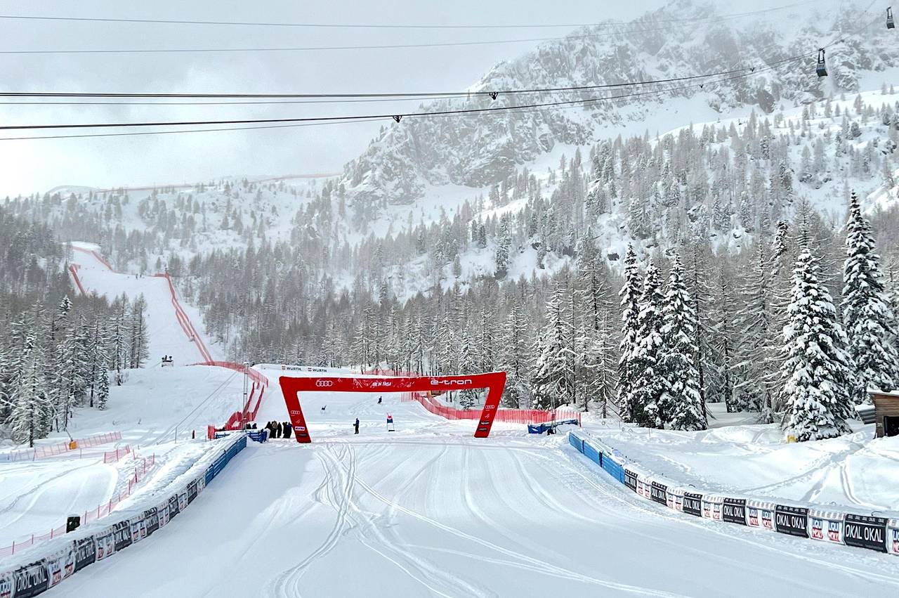 Ancora neve nella notte in Val di Fassa